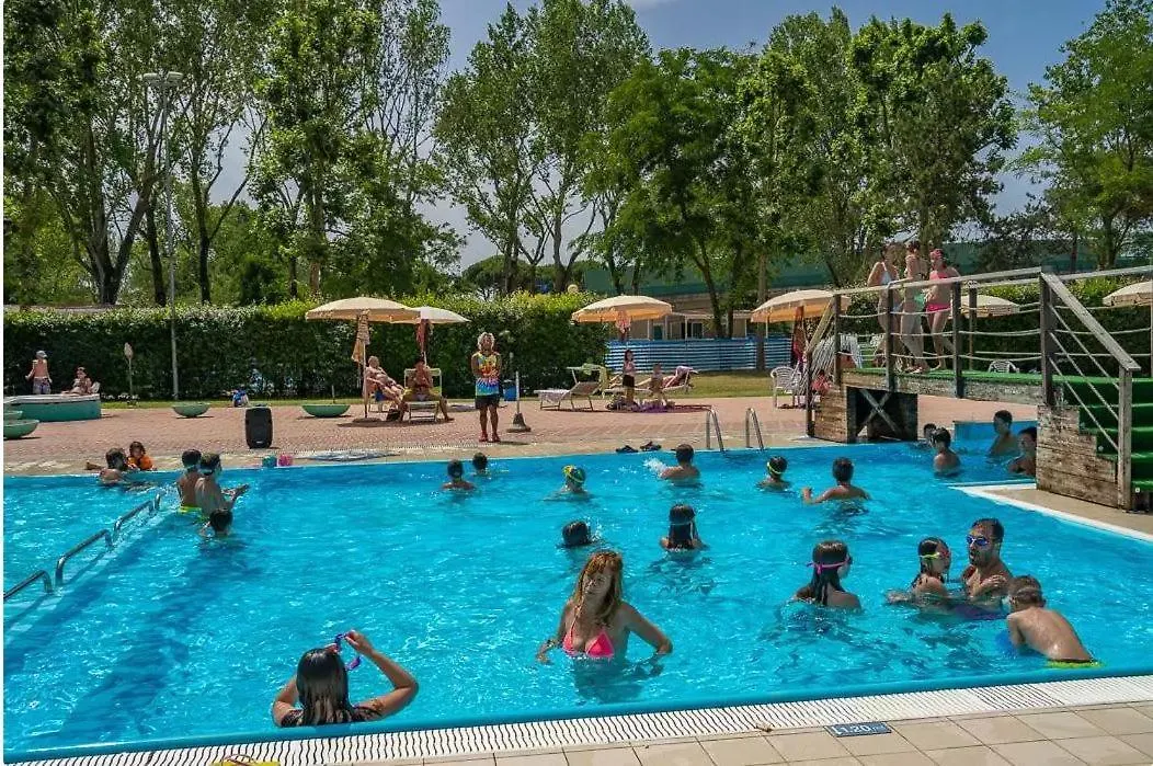 Vacanceselect Mobil Homes - Camping Pineta Sul Mare Camping Village Cesenatico Campsite